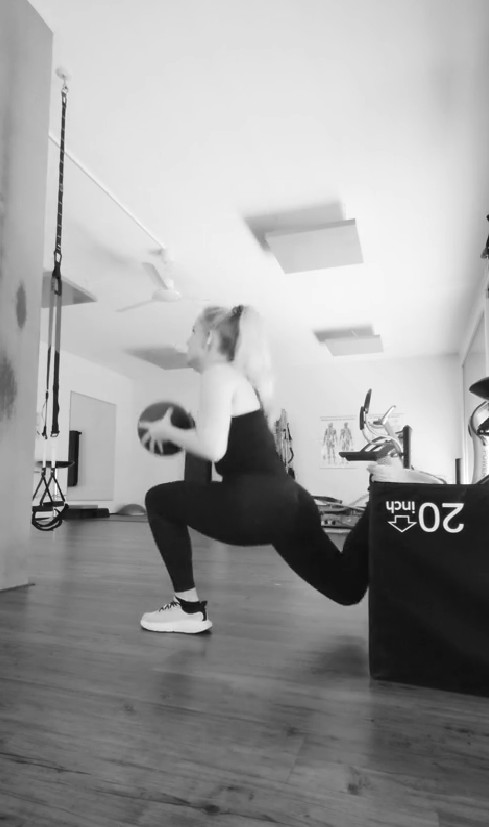 Workouts mit Florence Winkler – Workout Video Personaltraining Altendorf