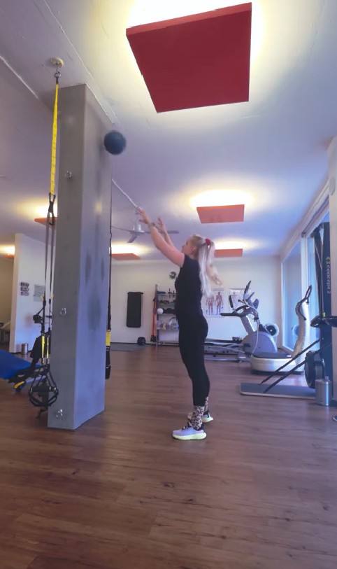 Workouts mit Florence Winkler – Workout Video Personaltraining Altendorf